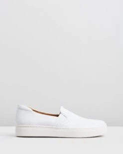 Carly White By Naturalizer