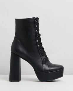 Catz Ankle Boots Black Smooth By Dazie