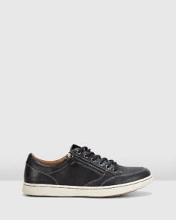 Trent Black Oiled Leather By Hush Puppies