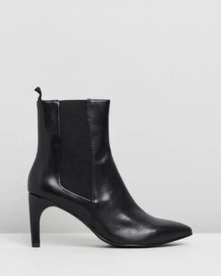 Whitney Black By Vagabond